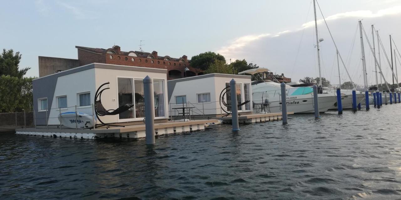 Marina Degli Estensi Floating Resort Llido Degli Estensi Exterior photo