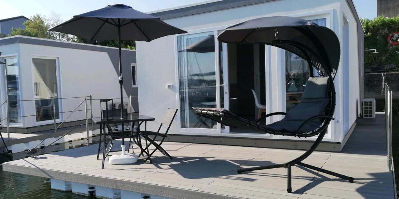 Marina Degli Estensi Floating Resort Llido Degli Estensi Exterior photo